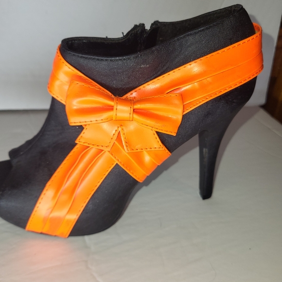 Rue21 Peep Toe Stilleto Ankle Booties - Picture 3 of 12